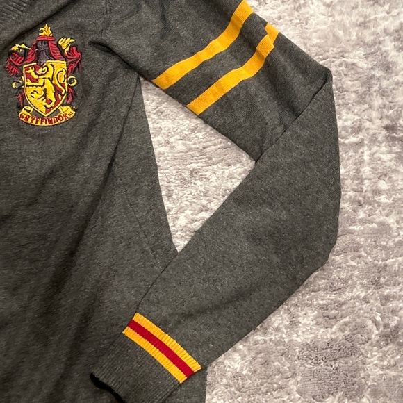 Harry Potter Gryffindor Cardigan Gray Varsity Knit Sweater Women's Large - Picture 5 of 7